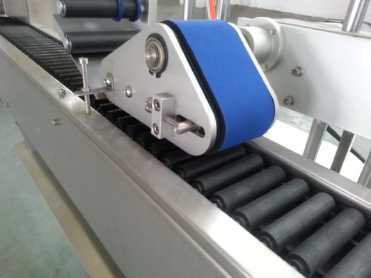 Macchina di etichettatura orizzontale automatica di salsicce ad alta precisione con controllo PLC