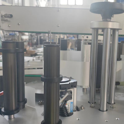 Macchina automatica di etichettatura a doppio lato in acciaio inossidabile 304/316 per la vendita di liquidi / salse / oli / paste